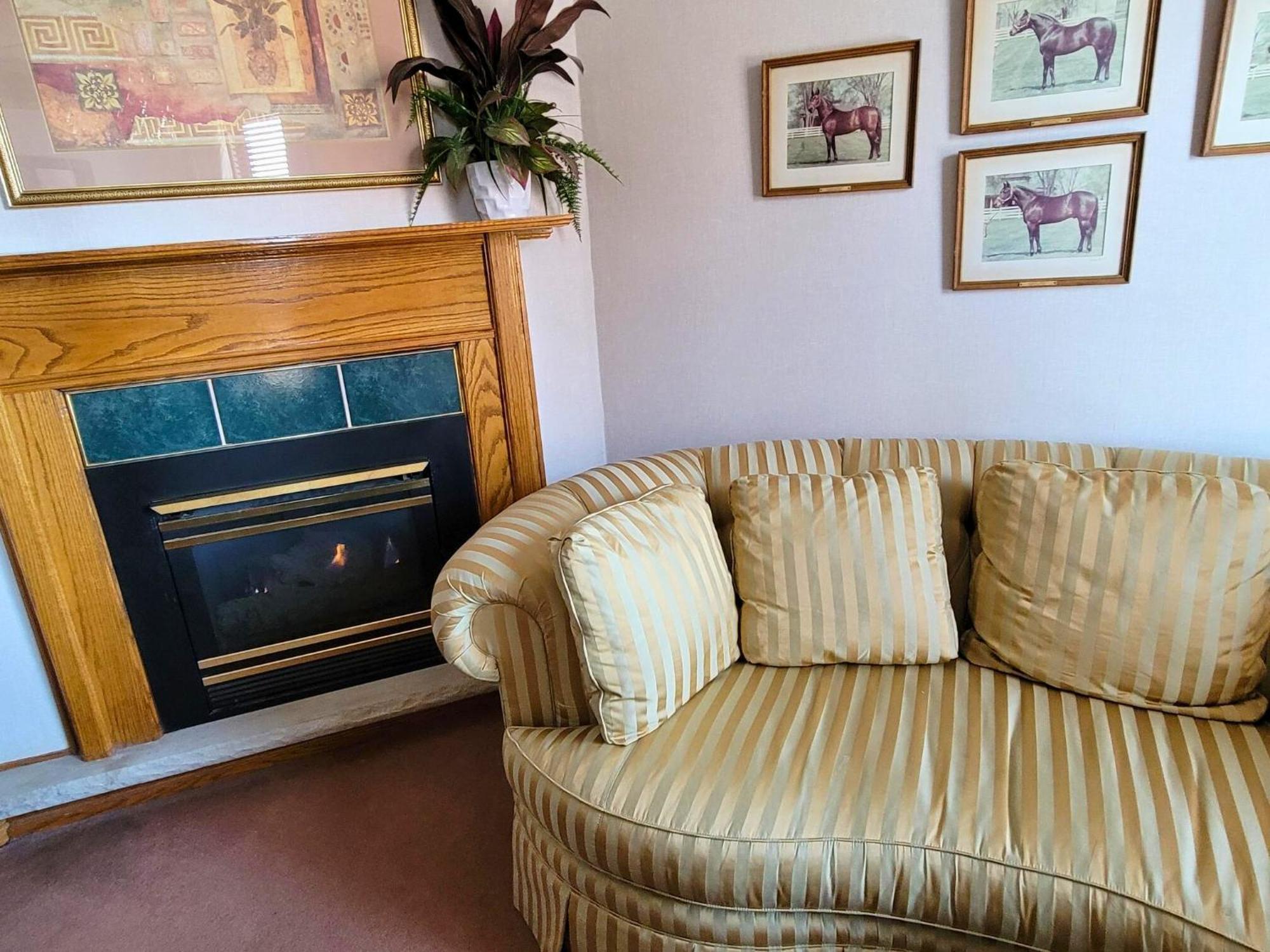 Altland House Inn & Suites Abbottstown Kültér fotó